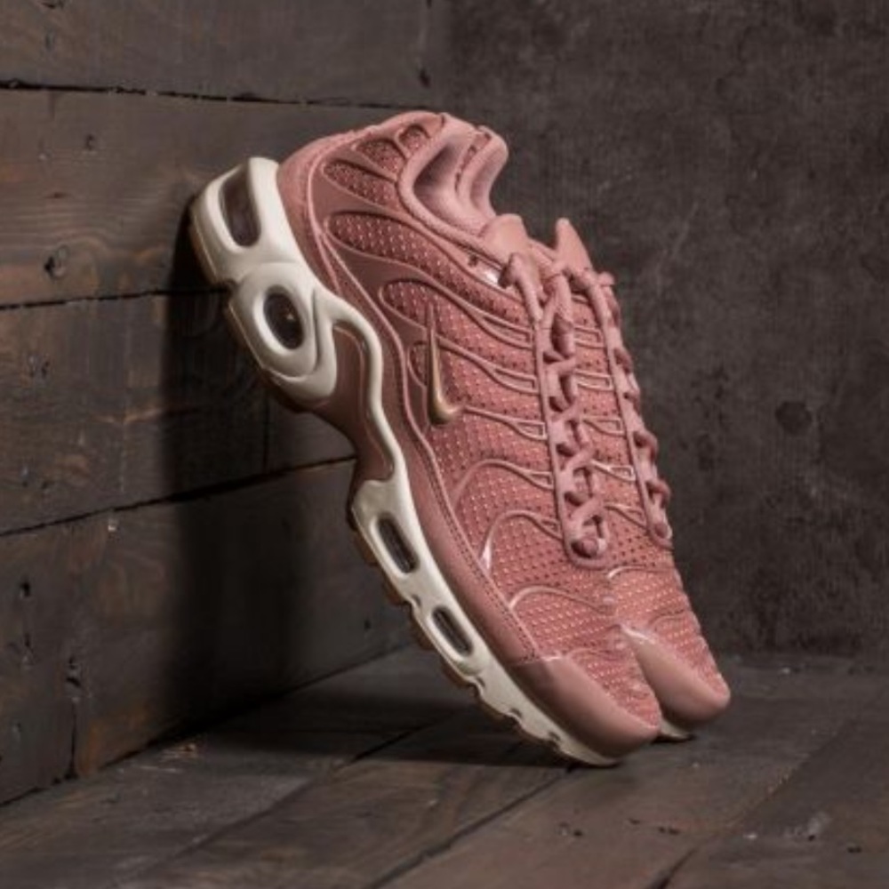 WMNS AIR MAX PLUS